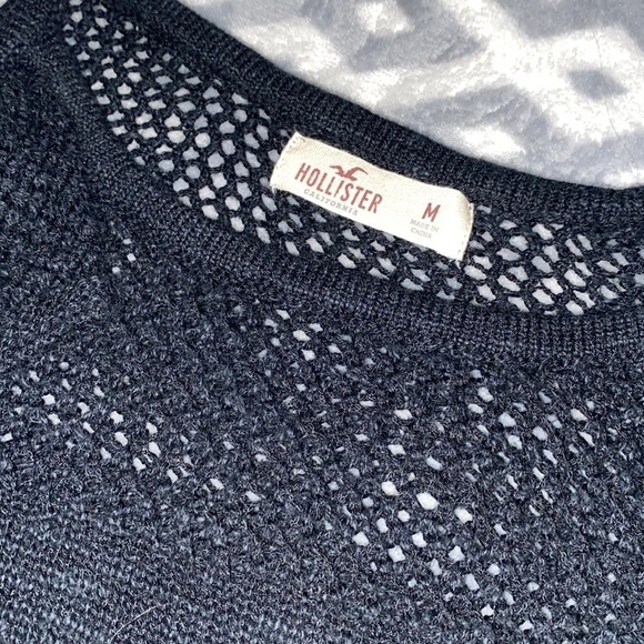 HOLLISTER COLD SHOULDER SWEATER - Picture 2 of 4